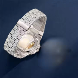 Reloj de lujo para hombre con piedras de moissanita y elegante diseño de reloj de pulsera de cuarzo. - Product Image 5