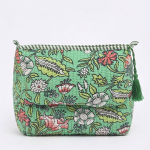 กระเป๋าเครื่องสำอาง ECO-DARI สีเขียว ผ้าฝ้ายลายควิลท์ แต่งพู่สไตล์โบฮีเมียน กันน้ำ ความจุเยอะ พร้อมหูหิ้วนุ่มและซิป - Product Image 1