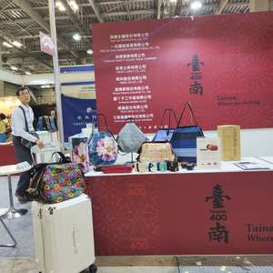 Sac à dos en polyester ignifuge et résistant au feu avec design pliable et couverture anti-feu pour une organisation sécurisée du stockage des documents - Product Image 4