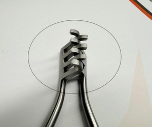 Retractor Autoretráctil Weitlaner 3x4 con Puntas Afiladas de 14 cm, Instrumento Ortopédico de Acero Inoxidable Quirúrgico, Todos los Tamaños por Dentavex - Product Image 4