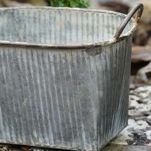 Hot Selling Rustic Metal Bathtub <b>Rectangle</b> Outdoor Decorative Container Galvanized Finish Outdoor decorative Antique <b>Planters</b> - Product Image 5