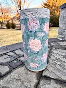 Porte-parapluie rose luxueux à motif floral imprimé, parfait pour la décoration intérieure, les halls d'hôtel, les bureaux de réception et les cadeaux. - Product Image 3