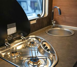 Autocaravana Knaus LIVE TRAVELLER 600 Alc0ve 2025 Lista para Enviar, Título Limpio, Usada - Product Image 5