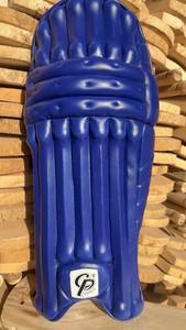 อุปกรณ์ป้องกันขาสำหรับตีคริกเก็ต CP Sports Professional PU Leather รุ่น Royal Blue แบบมีแผ่นรอง สำหรับมือขวา/ซ้าย เหมาะสำหรับการฝึกซ้อมในสโมสร - Product Image 4
