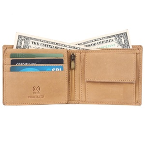 Portefeuille en cuir pour homme au design unique avec finition haut de gamme, sécurité RFID et design compact pour un usage quotidien - En vente - Product Image 4