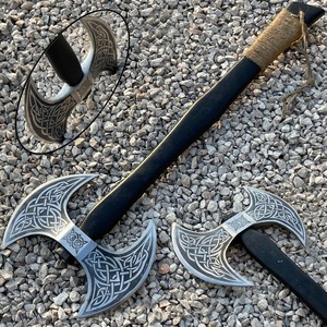 Hacha Vikinga de Acero de Damasco Forjada a Mano de BA Enterprises |   Hacha Táctica Industrial/de Bricolaje de 4 3/4 Pulgadas con Mango de Madera Recubierto de Cuero - Product Image 5