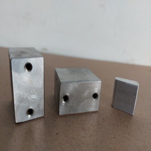 Pièces détachées automobiles en laiton usinées CNC pour composants de trains ferroviaires, prototypage rapide par électroérosion à fil, finition oxyde noir haute performance - Product Image 3