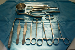 Mirha International - Juego de Instrumentos Quirúrgicos, Tijeras, Pinzas, Set de Apósito, 8 Piezas, Acero Inoxidable, Certificado ISO13485, Manual de la Clase - Product Image 5