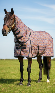 Couverture de cheval élégante ZEN HORSE WORLD pour le dressage, en polycoton 600D, imperméable, rembourrage 200G, noir/blanc, avec bordure imprimée - Product Image 4