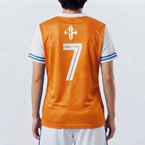 เสื้อฟุตบอลพิมพ์ลายแบบซับลิเมชั่นคุณภาพสูงพร้อมโลโก้สีขาว ผลิตจากโพลีเอสเตอร์ 100% ทรงปกติ แบบสวมหัว สำหรับผู้หญิง - Product Image 2