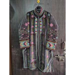 เสื้อแจ็คเก็ตวาร์ซิตี้กำมะหยี่ยาวลายซูซานีแบบวินเทจจาก SR Exports ผลิตจากวัสดุรักษ์โลก ตกแต่งด้วยลายดอกไม้ทำมือ สไตล์โบฮีเมียน สำหรับผู้หญิง เหมาะสำหรับฤดูหนาว - Product Image 5