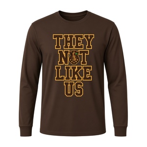 Camiseta de manga larga para hombre Iota Phi Theta, color marrón, con estampado gráfico de They Not Like Us, cuello redondo, de algodón, para fraternidad, ropa informal para el campus - Product Image 4