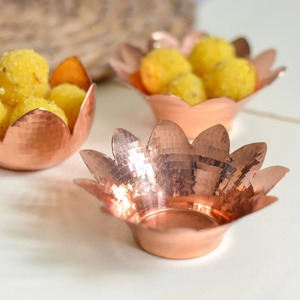 Bol de service portable en cuivre pur, design contemporain Meena, GLOSSY TOUCH ART - Product Image 3