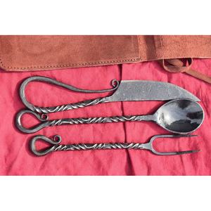 ชุดช้อนส้อมสแตนเลสสตีลคุณภาพสูง งานแฮนด์เมด สไตล์ยุคกลาง 3 ชิ้น พร้อมปลอกหนัง  แบบใหม่ - Product Image 1