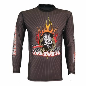 เสื้อรัดกล้ามเนื้อ MMA คุณภาพดี ผลิตจากโพลีเอสเตอร์ผสมสแปนเด็กซ์ แขนยาว พิมพ์ลายแบบ Sublimation ระบายอากาศได้ดี แห้งเร็ว รับผลิตตามแบบที่ต้องการ - Product Image 1