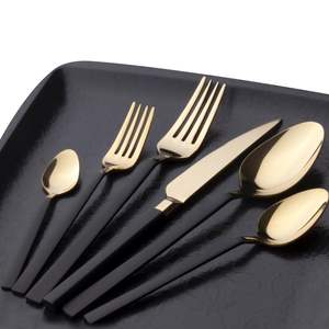 Cubiertos de mesa inspirados en la herencia de la Tierra Alta, creados para mesas robustas, para una anfitriónía tradicional y una cena noble. - Product Image 1