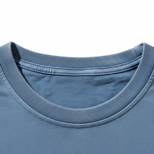 T-shirt vintage bleu délavé au soleil - Tee-shirt uni minimaliste - Product Image 3