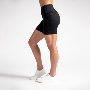 Shorts de sport noirs taille haute avec poches, en nylon et élasthanne tricotés, coupe ajustée, respirants, taille élastique, pour femme - Product Image 2