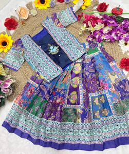 Nouvel ensemble Lehenga Choli pour filles, super tendance et festif, bleu marine, avec broderie artisanale, imprimé numérique, Koti et jupe à motifs miroir - Product Image 6
