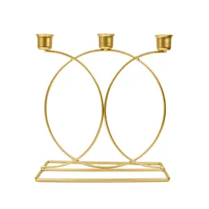 Fantásticos portavelas de metal que añaden una elegancia atemporal a cualquier espacio, complementando sin esfuerzo tanto la decoración moderna como la tradicional. - Product Image 2