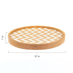 Plateaux de service ronds en liège avec motif géométrique pour table à manger – Plateaux décoratifs en liège - Product Image 2