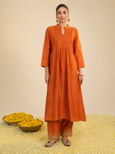 Conjunto de Kurta Premium Gumaan para Mujer, Tradicional, para Bodas y Diwali, de Viscosa, Seda Cruda y Organza, Tejido, Largo hasta el Tobillo, Corte Regular - Product Image 5