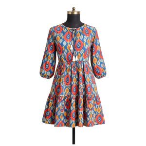 ชุดเดรสสั้นพิมพ์ลายอิกัต แขนยาว คอวี แต่งพู่ งานแฮนด์เมด ผลงานชิ้นเอก คุณภาพดีเยี่ยม ผ้าฝ้าย ชุดมินิเดรส - Product Image 1