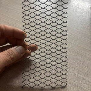 Rollo de malla metálica perforada galvanizada industrial con orificios en forma de diamante para cercas de alta resistencia, barrera de seguridad y partición. - Product Image 1