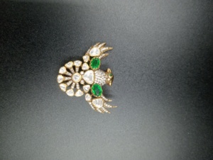 Animal Shape <b>Gold</b> Plated Brooch with Moissanite and Green Stones for Women Wedding Unisex Party Jewelry Accessory - Product Image 2