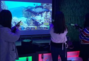 เครื่องยิงเกมจำลอง VR FPS แบบอินเทอร์แอคทีฟตรวจจับการเคลื่อนไหวผนังเครื่องยิงปืนเสมือนจริงปราศจากแว่นตา - Product Image 5