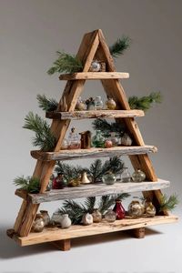 Décoration de Noël unique en bois faite à la main, en forme de pin, taille moyenne, avec base, sans éclairage, pour extérieur, artisanat. - Product Image 5
