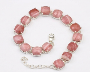 กำไลข้อมือโอปอลสีชมพูธรรมชาติพร้อมเงินแท้ 925 |   กำไลข้อมือพลอยโอปอลสีชมพูทำมือ |   เครื่องประดับเงินปรับขนาดได้สำหรับผู้หญิง - Product Image 3