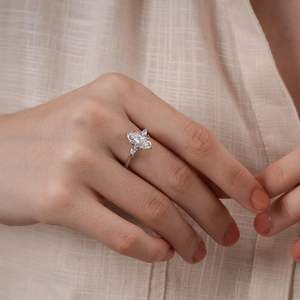 แหวนเพชรทรงมาร์คีส์มอยส์ซาไนต์สามเม็ดสำหรับผู้หญิง เงินแท้ 925 ของขวัญวันเกิด งานเลี้ยง เครื่องประดับสุดหรู ของขวัญแทนใจสำหรับคนรัก - Product Image 4