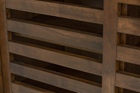 Meuble à chaussures minimaliste contemporain en bois avec portes coulissantes à lattes, finition noyer, autoportant, pour salon et entrée