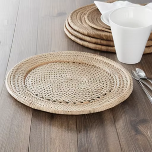 Assiette de présentation en rotin de luxe, naturelle et faite à la main, pour une décoration de table élégante pour mariages et événements - Product Image 2