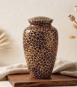 Urne décorative moderne en métal, vase artisanal en laiton, décoration de luxe pour la maison, finition dorée, exportateur d'artisanat indien avec couvercle - Product Image 2