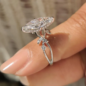 Bague de fiançailles vintage en moissanite taille marquise et taille ronde, en argent 925 plaqué rhodium jaune pour femme - Product Image 1