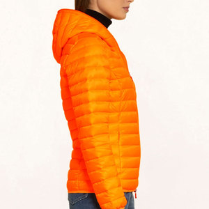 Doudoune matelassée orange vif pour femme, légère, à capuche, coupe ajustée, alternative au duvet, compressible, parka d'hiver - Product Image 2
