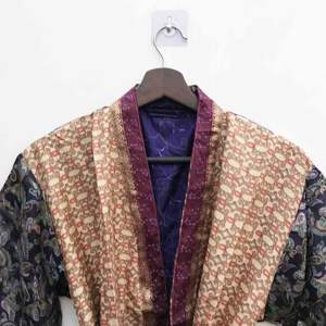 Vente en gros et fabrication de kimonos en soie à bas prix, différents imprimés et couleurs, vêtements de détente, sari en soie vintage, kimono sexy - Product Image 3