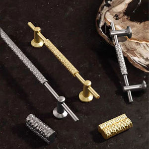 Poignées et boutons modernes pour meubles de cuisine et commodes - Product Image 3