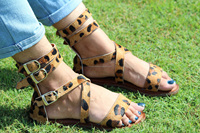 Sandales en cuir de fourrure d'impression d'animal occidental de femmes faites à la main authentiques sandales plates extérieures décontractées à bout ouvert