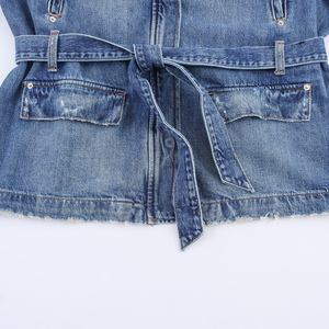 Chaqueta de mezclilla azul para mujer con cuello vuelto, cremallera, fajas, manga larga, estilo casual y holgado. - Product Image 5