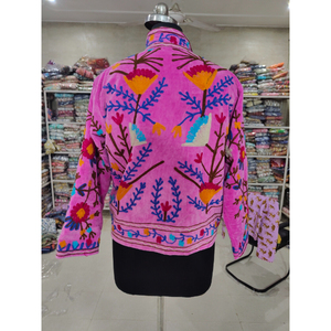 Veste en coton rose brodée à la main, col châle, manches longues, motif floral, style Prairie Chic, vêtement de printemps pour femme, cadeau pour elle - Product Image 6