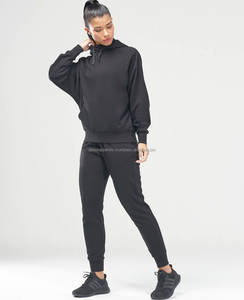 Ventes en gros de sweats à capuche courts en coton pour femmes, logo personnalisé, manches longues, sweats à capuche en tricot uni décontractés pour femmes - Product Image 1