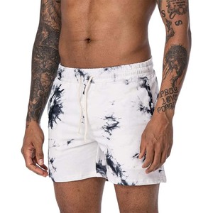Short de plage blanc tie-dye pour hommes, taille élastique, cordon de serrage, vêtements de plage d'été avec poches latérales - Product Image 2