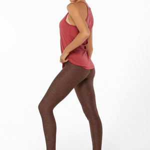 Camiseta Deportiva sin Mangas para Mujer con Logotipo Personalizado – Camiseta de Entrenamiento para Entusiastas del Fitness, Amantes del Yoga y Estilo de Vida Activo - Product Image 3