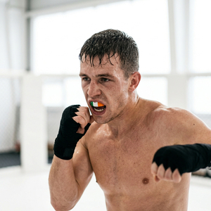 Protège-dents avec étui de rangement hygiénique pour boxe, basketball, football - Product Image 3