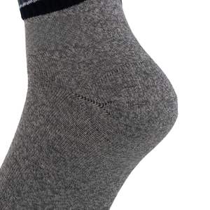 ถุงเท้าข้อสั้นสีเทาสำหรับผู้ชาย ลายทางสีดำ ถุงเท้ากีฬาสำหรับวิ่ง รองรับแรงกระแทก ใช้สำหรับออกกำลังกายที่ยิม - Product Image 4