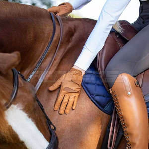 Guantes de equitación de cuero marrón con ventilación perforada en los dedos, control de agarre, entrenamiento, competición, guantes de equitación de verano - Product Image 3