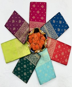 Sari de Seda Verde Claro, Vestido de Novia Tradicional Indio Estilo Banarasi con Borde Decorado, Largo hasta el Suelo, Ropa para Mujer - Product Image 2